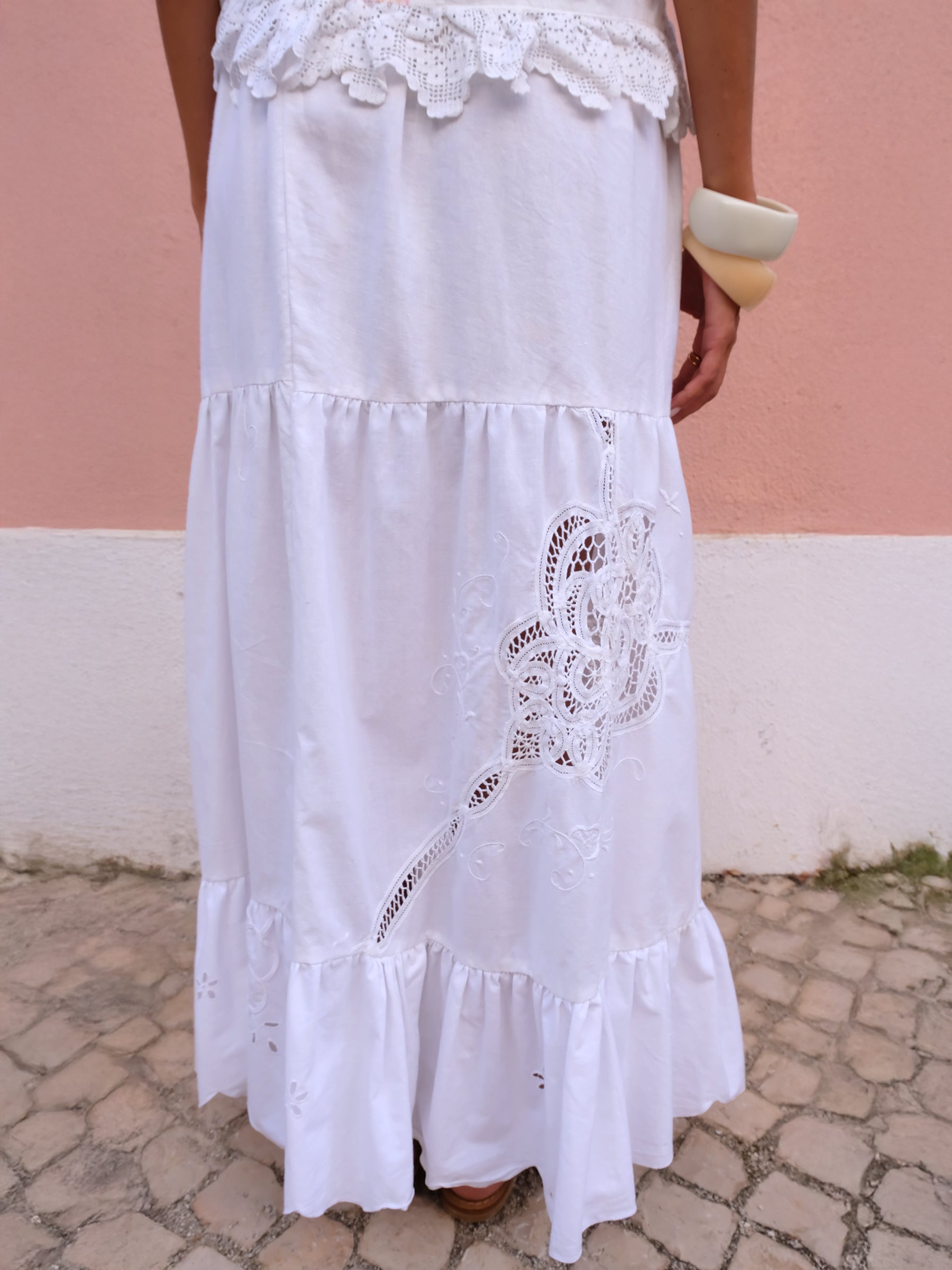 Falda bordada