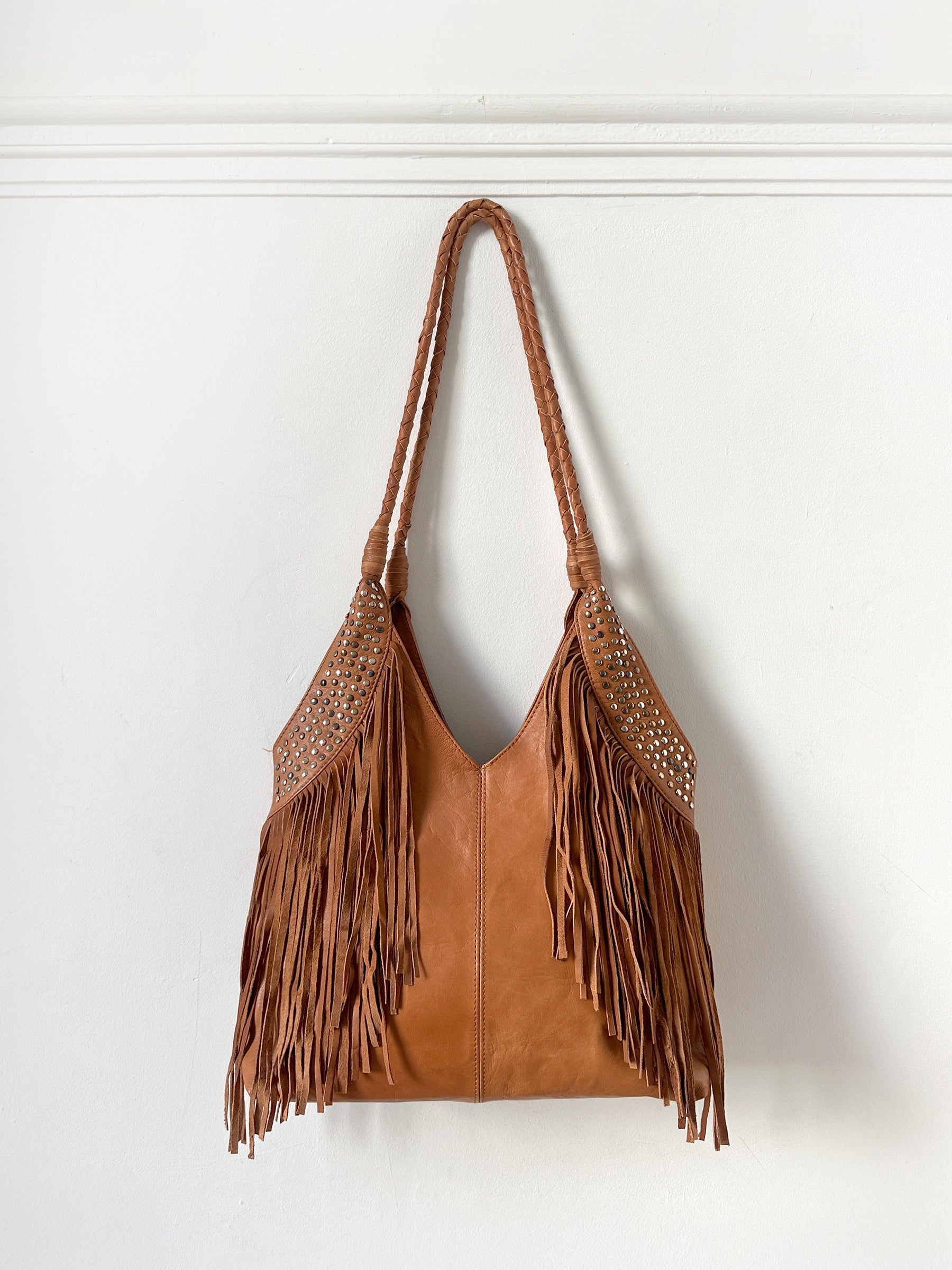 Bolso de piel con flecos