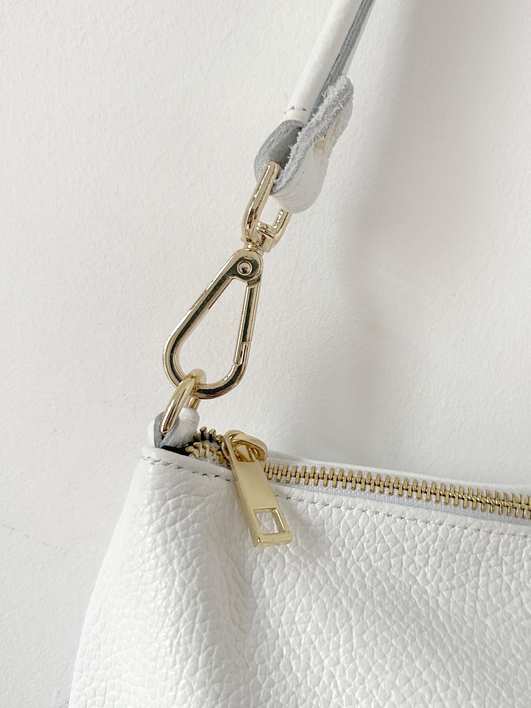 Bolso de piel con flecos