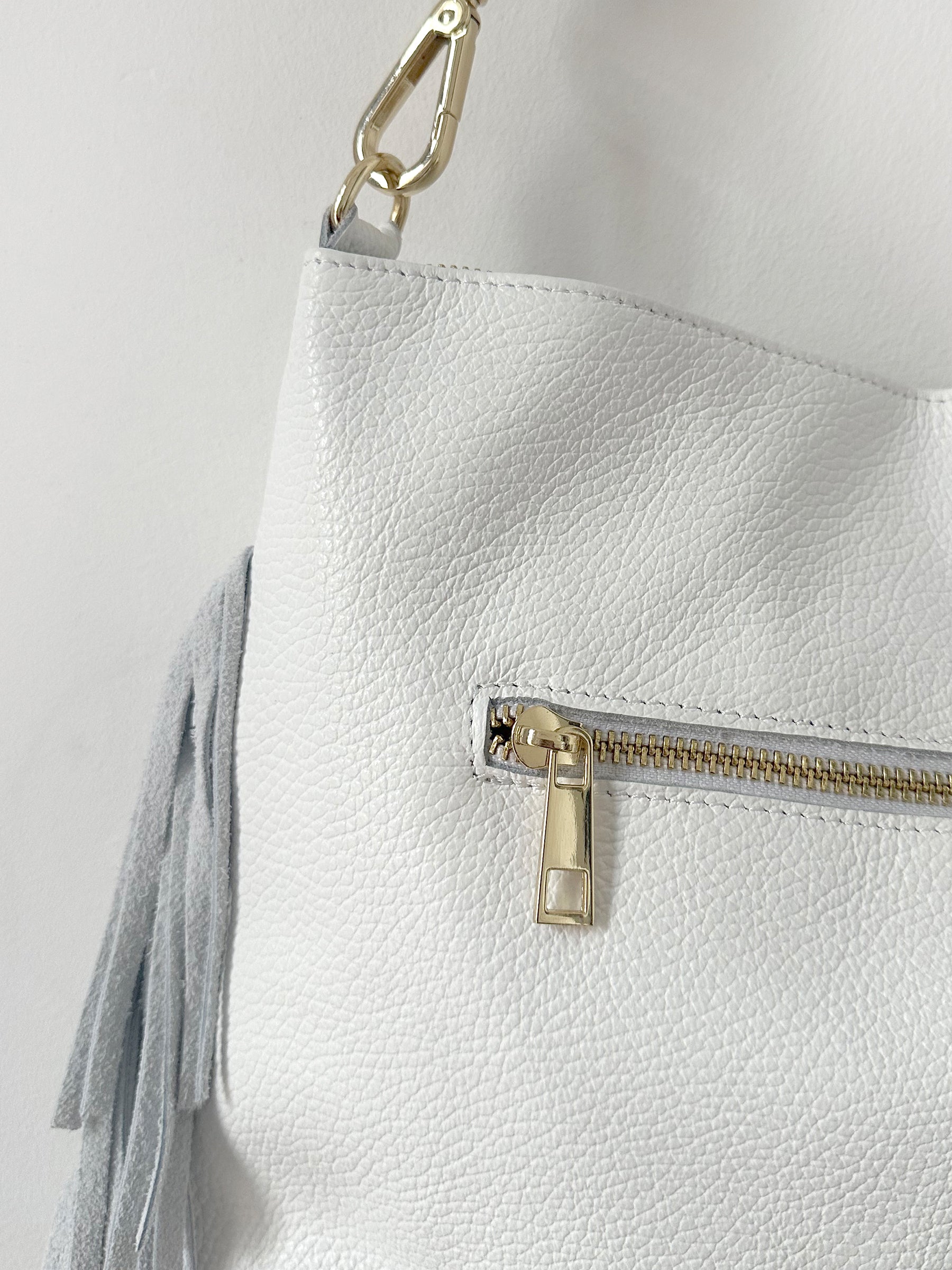 Bolso de piel con flecos