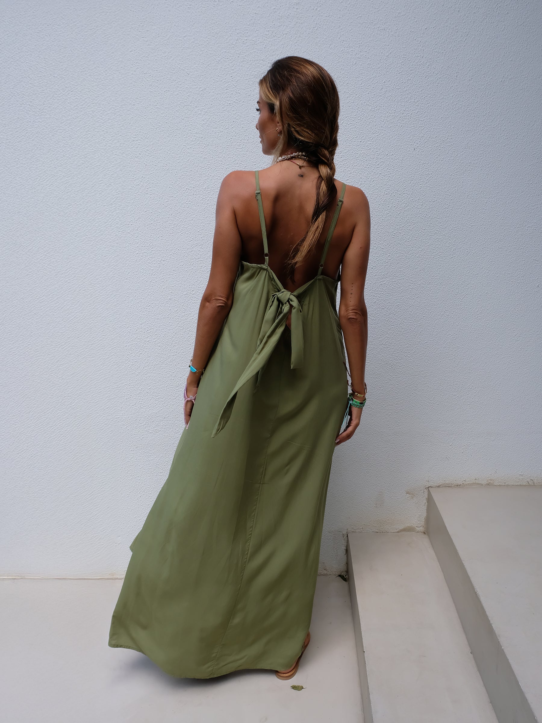 Plain dress