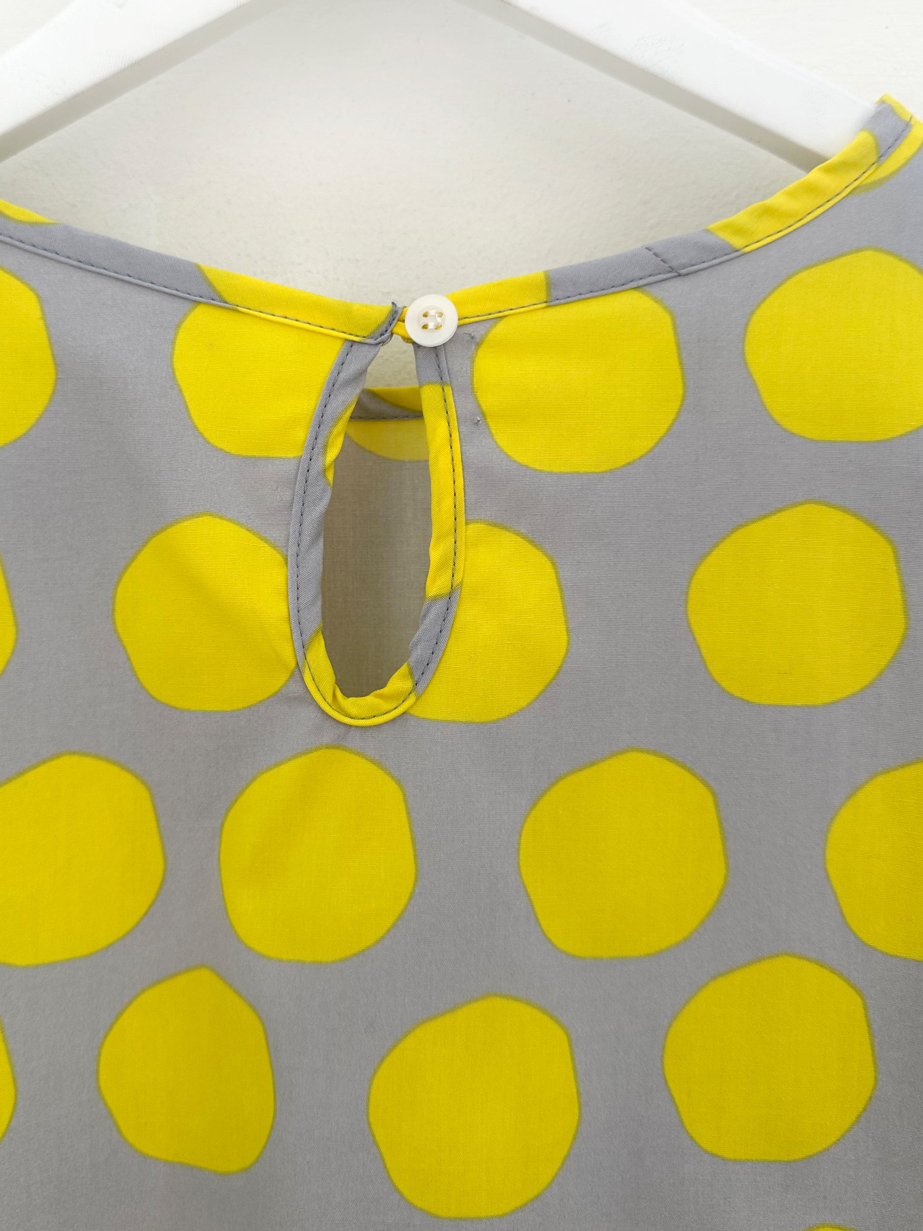 Blusa de bolas