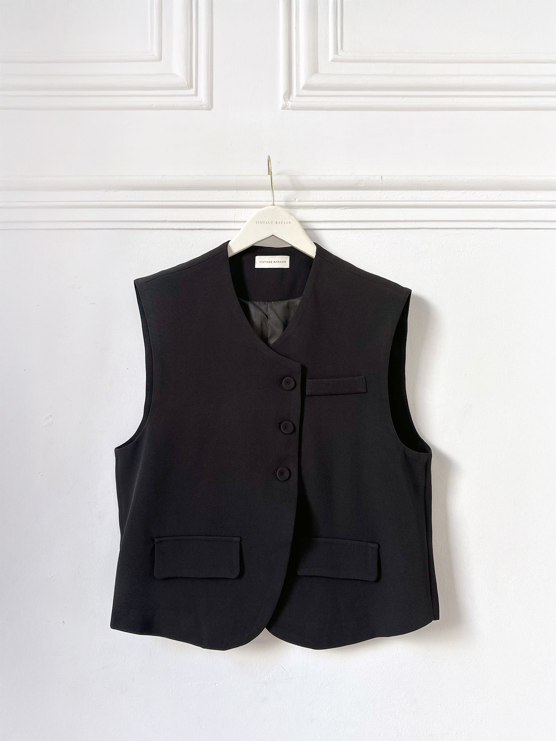 ♡ BACK RIBBON FUR VEST PRICE: 11,208 (tax in) ふわふわファーとバックリボンで 360度可愛いベスト♡  BBが贈る上質エコファーは 滑らかな質感で手触り抜群◎ スカートでもパンツでも 色んなコーデを楽しんでいただけます #birthdaybash  #birthdaybashshop 