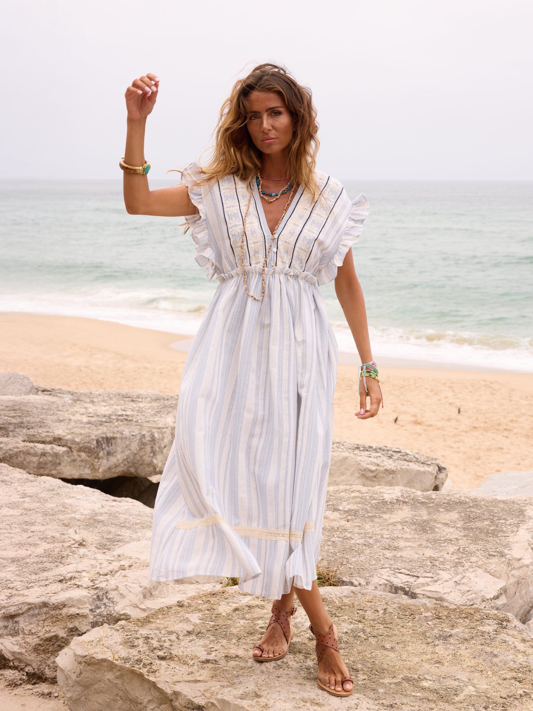 Vestido Riscas Bordado