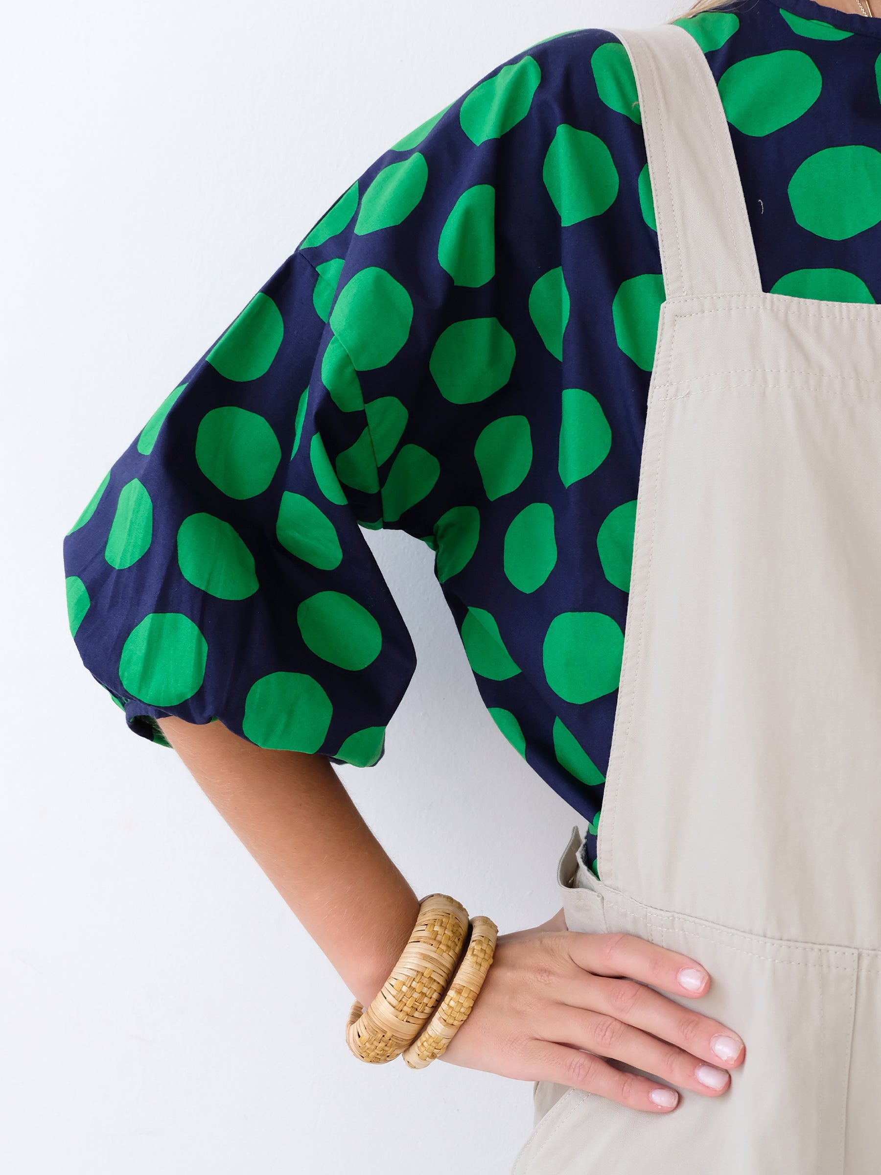 Blusa de bolas