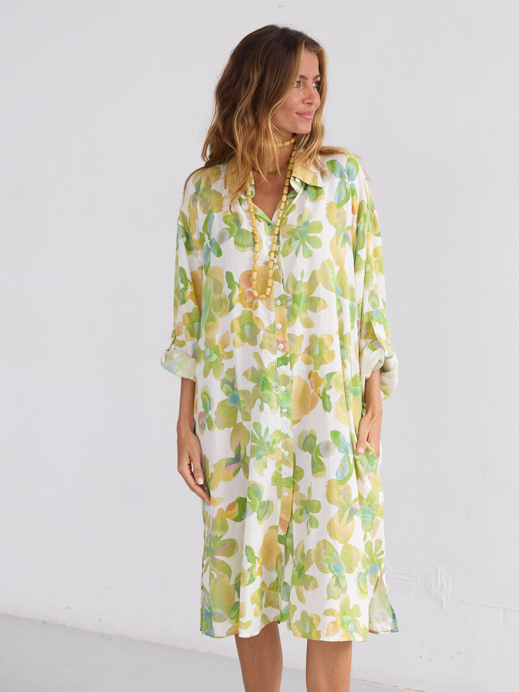 Vestido color almendra tostada