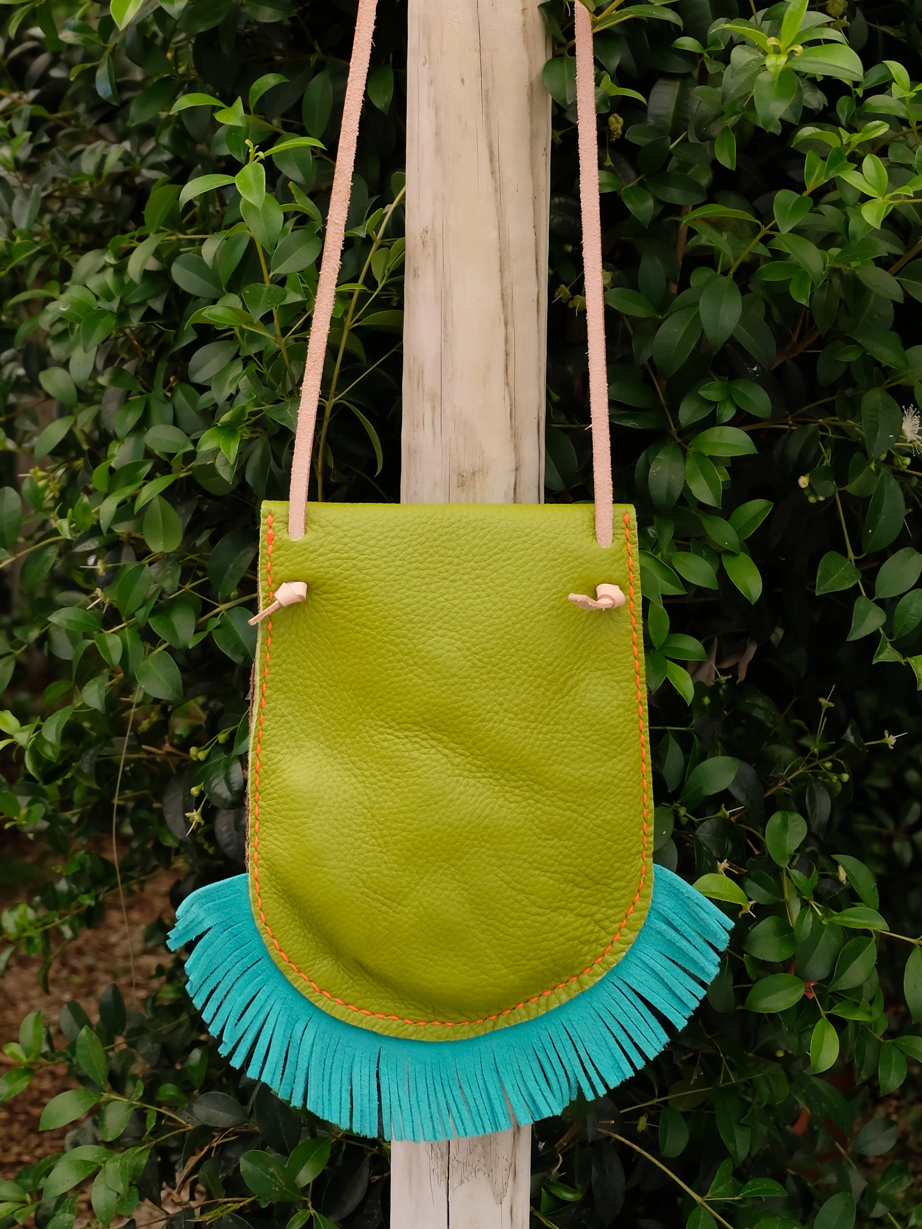 Bolso de flecos
