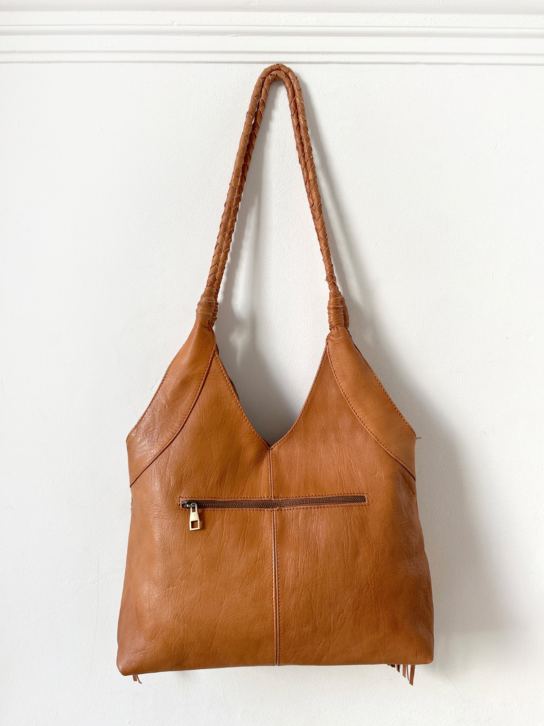 Bolso de piel con flecos