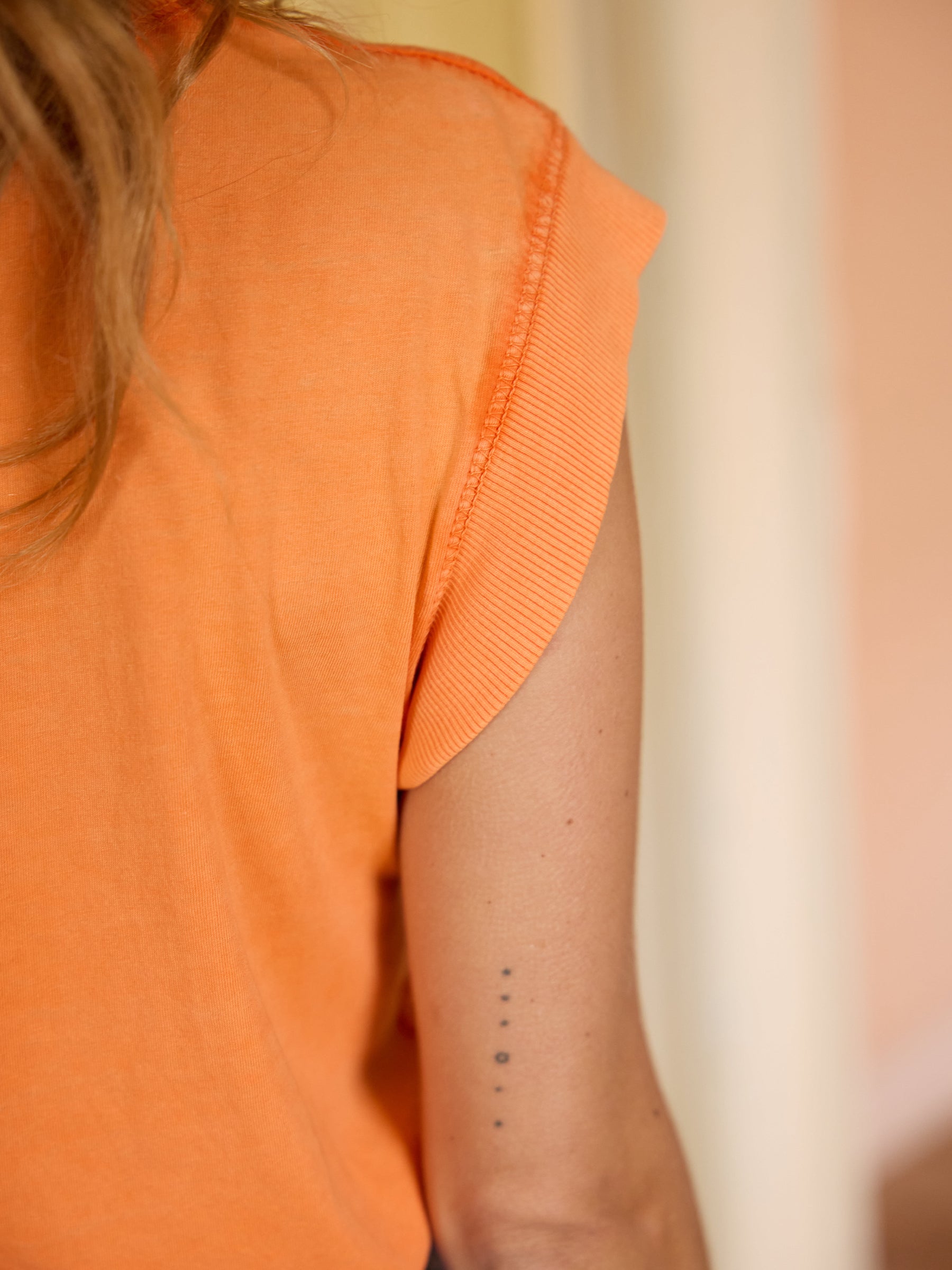 Camiseta color mandarina