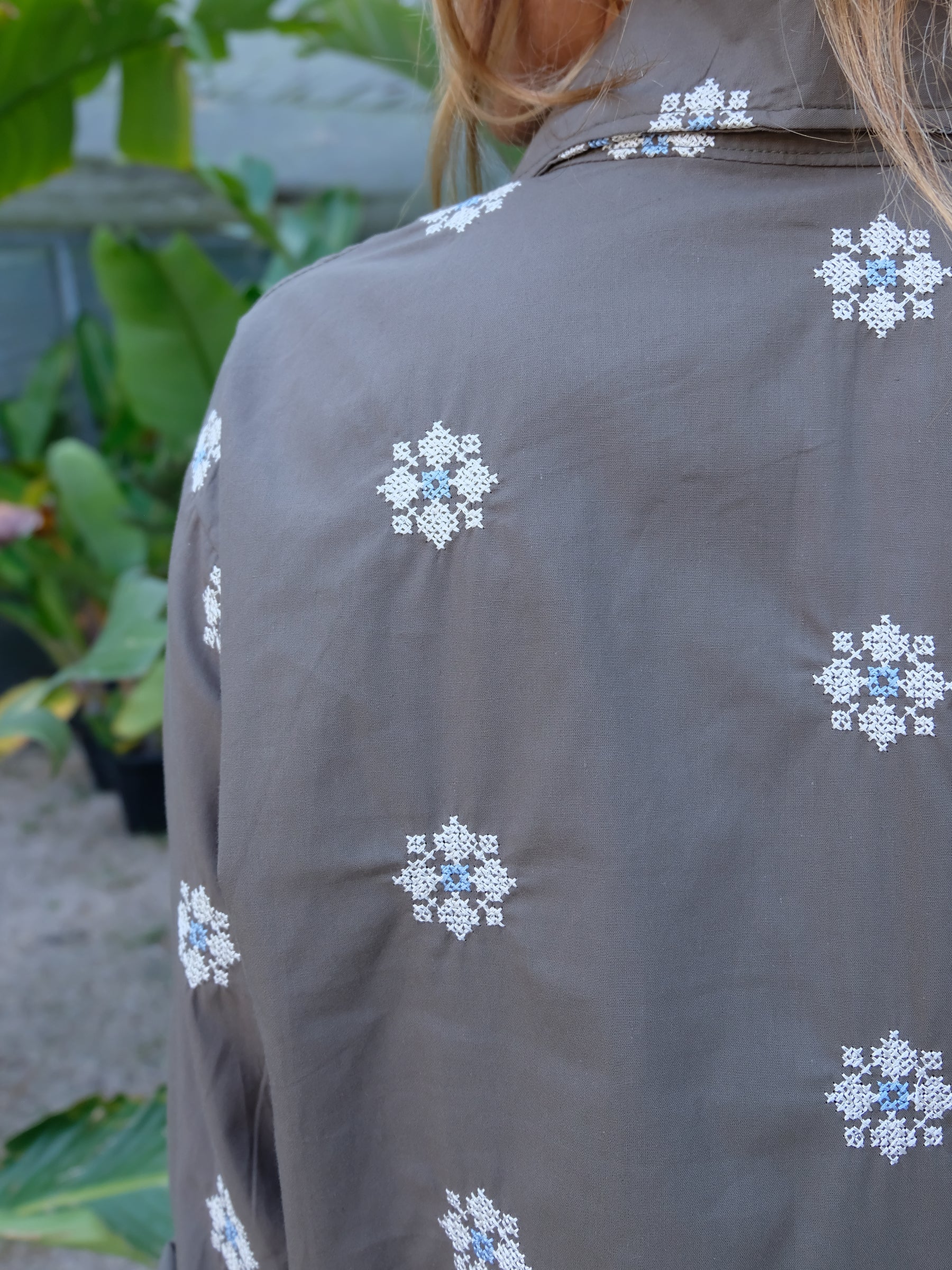 Camisa bordada